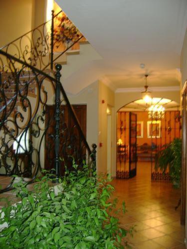Santa Cruz Hotel Los Palacios Y Villafranca Ngoại thất bức ảnh