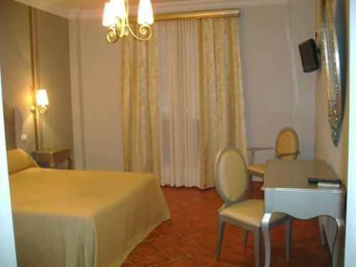 Santa Cruz Hotel Los Palacios Y Villafranca Ngoại thất bức ảnh